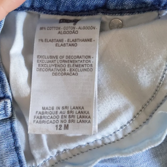 Levis Jeans - Picture 5 of 6